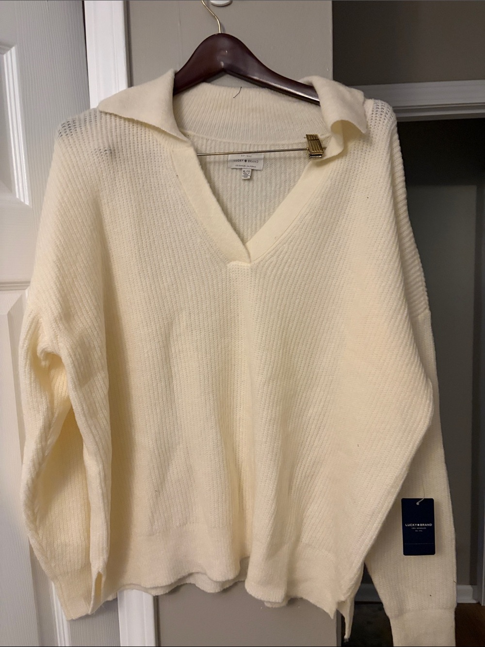 Lucky Brand Women's Cream V-Neck Collared Knit Sweater xl  new with tags